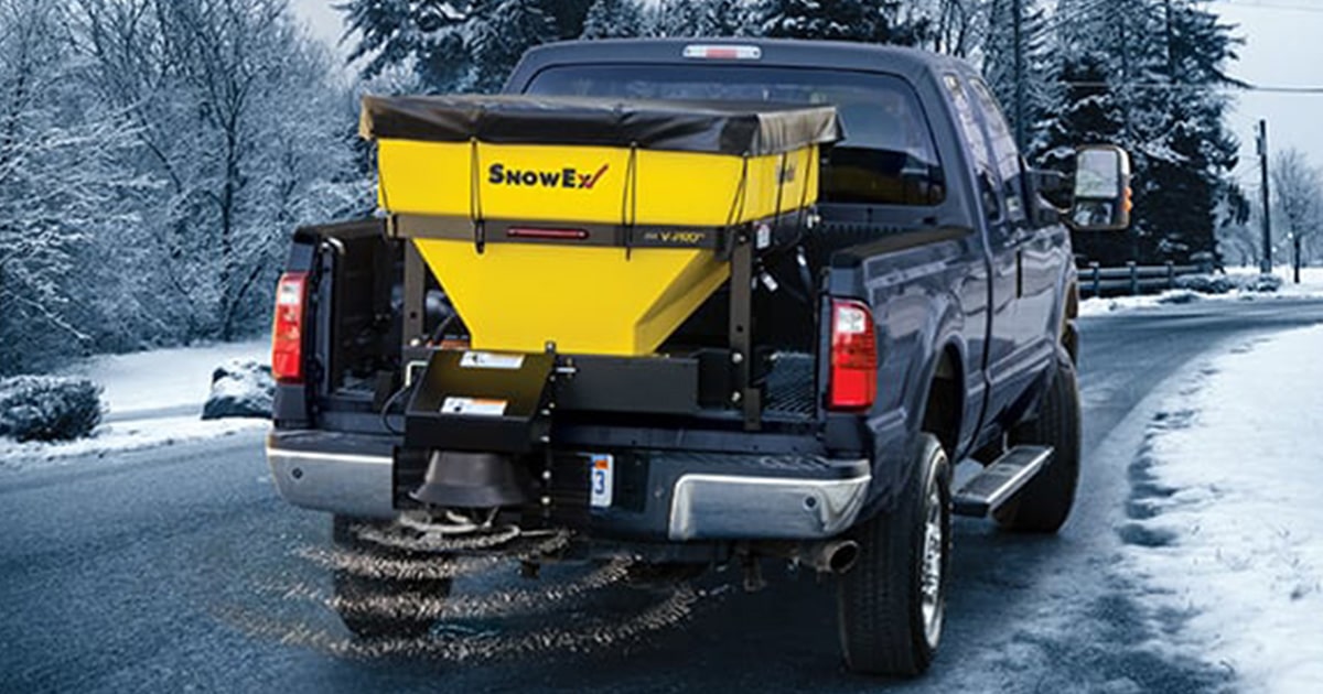 SnowEx V-Pro™ 32300 & 32600 Poly Hopper Spreaders SnowEx V-Pro™ 32300 & 32600 Poly Hopper Spreaders